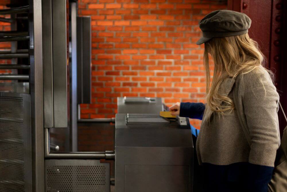 The Best Smart Locker Solutions for Manufacturing Facilities in 2026